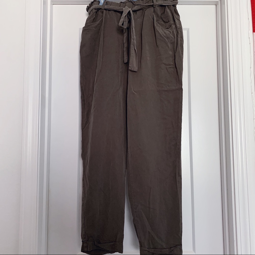 Army green/brown pants
